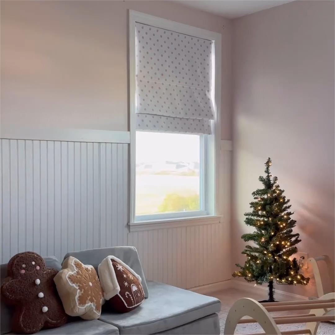 Stefana Silber Printed Cordless Roman Shade-Wooden Headrail